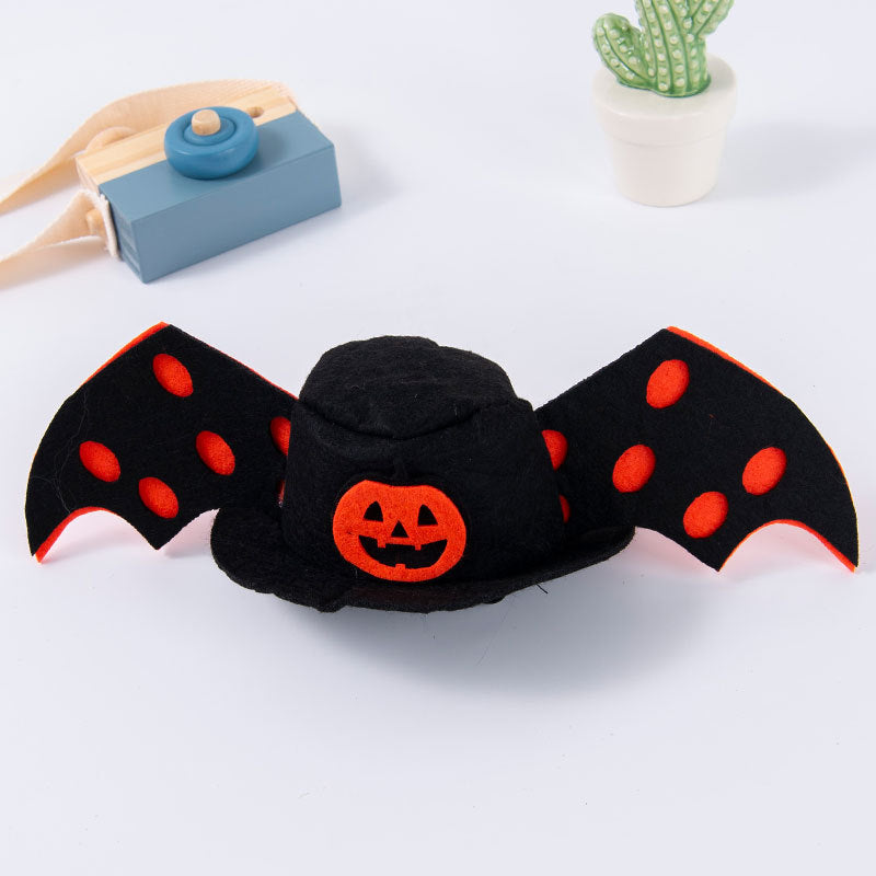 Pet clothes are funny take a knife transform into a pet dog Halloween pet