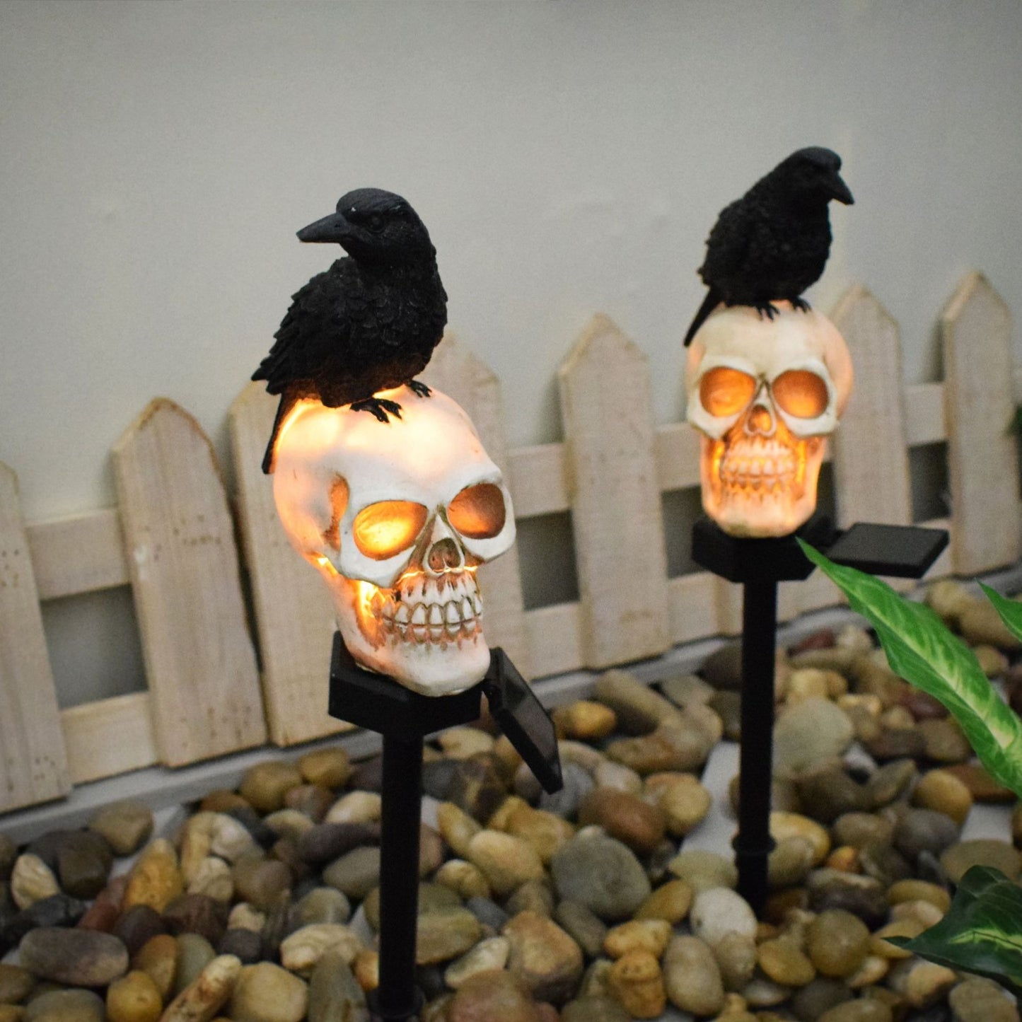 Halloween new outdoor solar garden light resin courtyard landscape insert skull crow atmosphere decorative light
